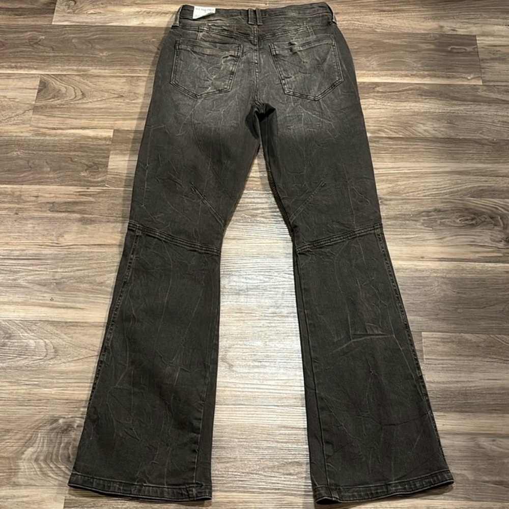 We The Free NWT Vector Moto Mid Rise Flare Jeans- Size 26 - Picture 5 of 7